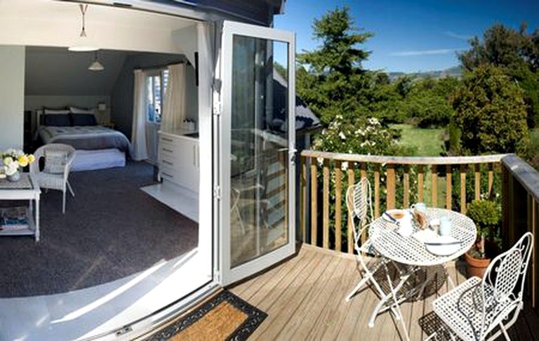 Nature Lodges (Akaroa, South Island, New Zealand)