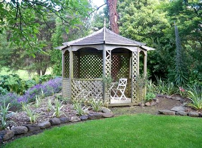 Nature Lodges (Akaroa, South Island, New Zealand)