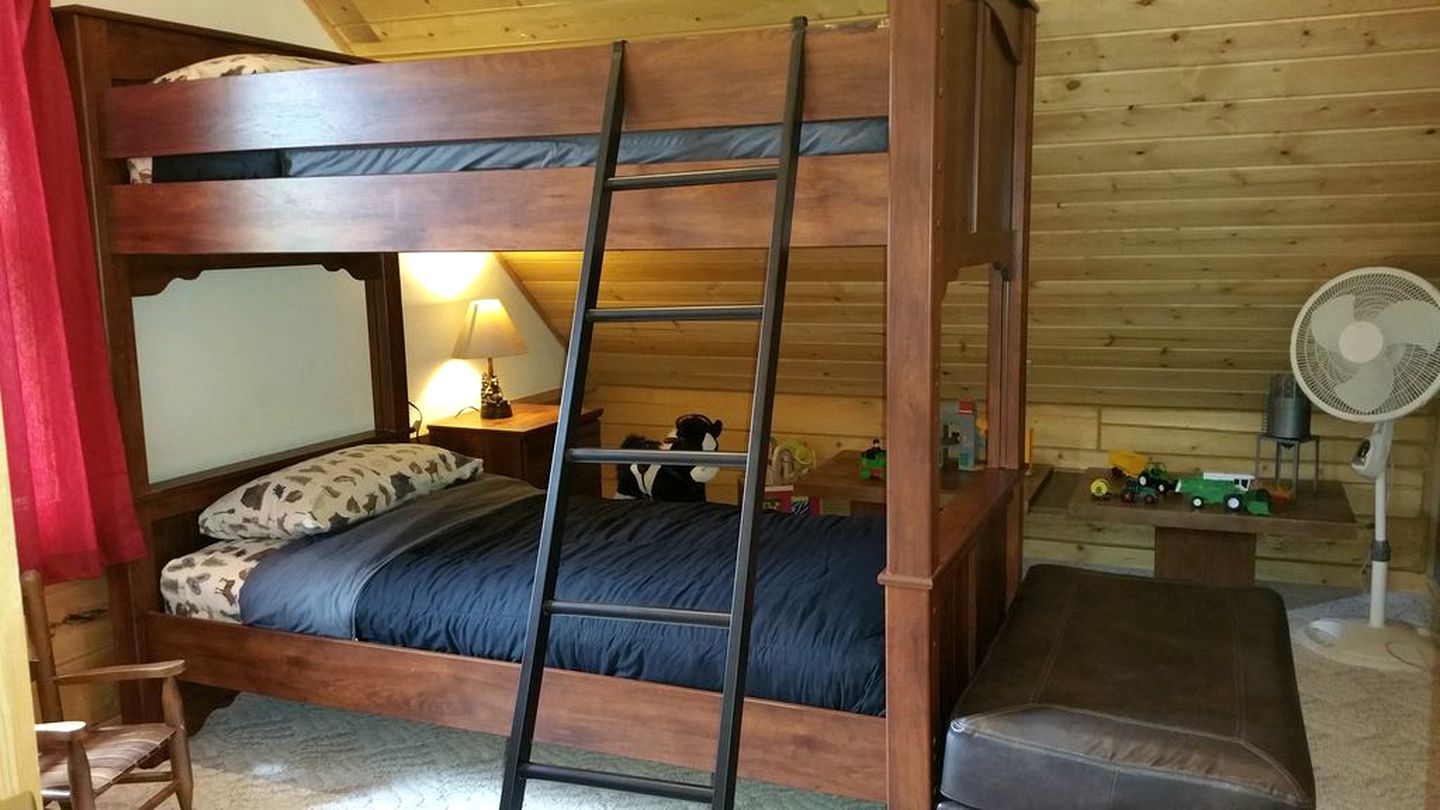 Spacious Mountain Ski Cabin situated on the Grand Mesa, Colorado