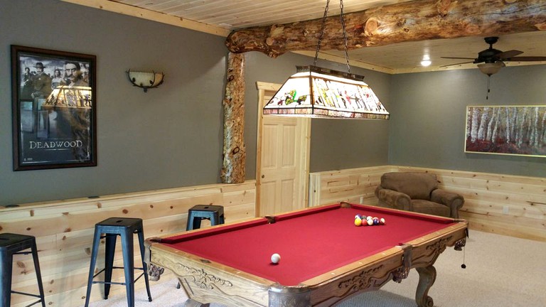 Cabins (Mesa, Colorado, United States)