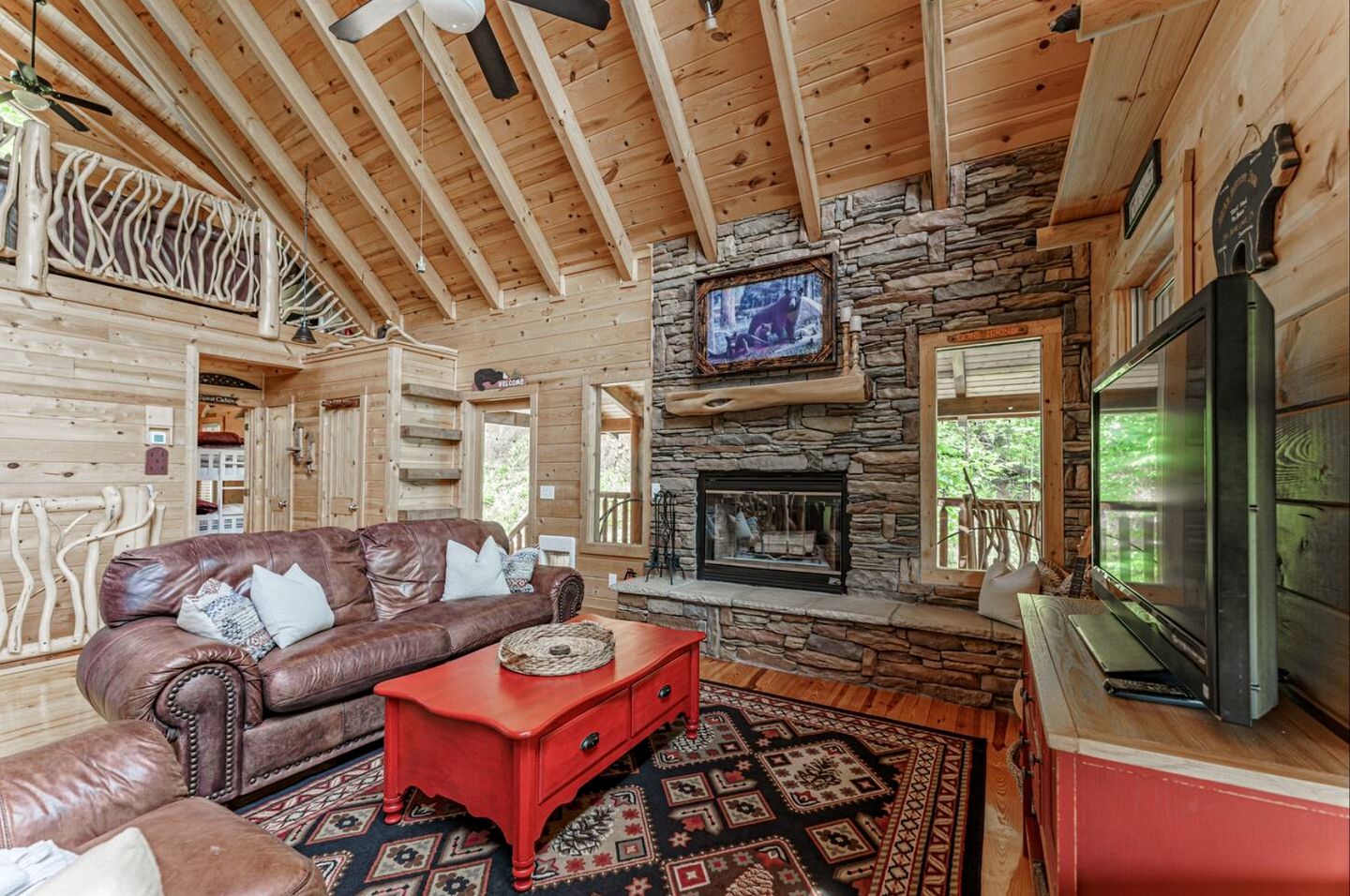 Incredible Family Cabin with Pool Table, Arcade Game, and Hot Tub for Luxury Getaway in Gatlinburg, Tennessee