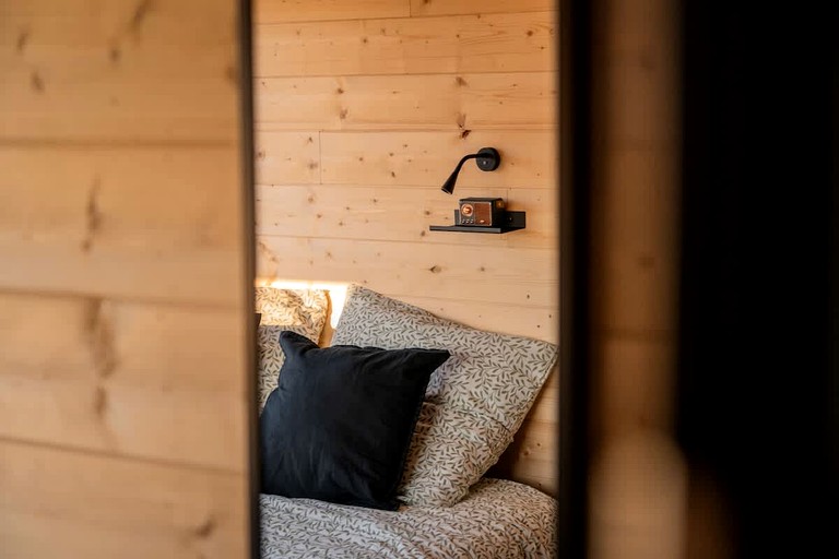 Vacation Rentals (France, --, Auvergne-Rhône-Alpes)