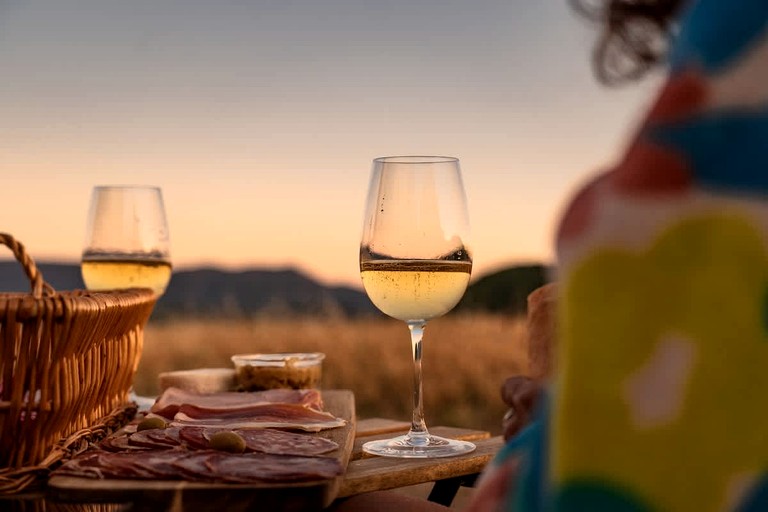 Vacation Rentals (France, --, Auvergne-Rhône-Alpes)