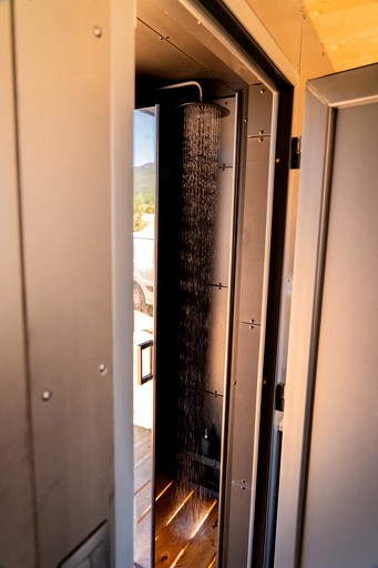 Vacation Rentals (France, --, Auvergne-Rhône-Alpes)