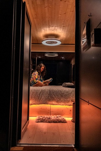 Vacation Rentals (France, --, Auvergne-Rhône-Alpes)