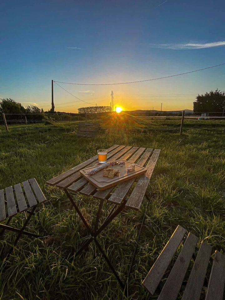 Charming Off-Grid Eco-Retreat with Sunset Views Near Montélimar | Châteauneuf-du-Rhône, France
