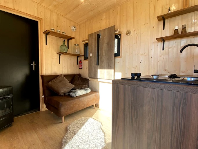 Vacation Rentals (France, Châteauneuf-du-Rhône, Auvergne-Rhône-Alpes)