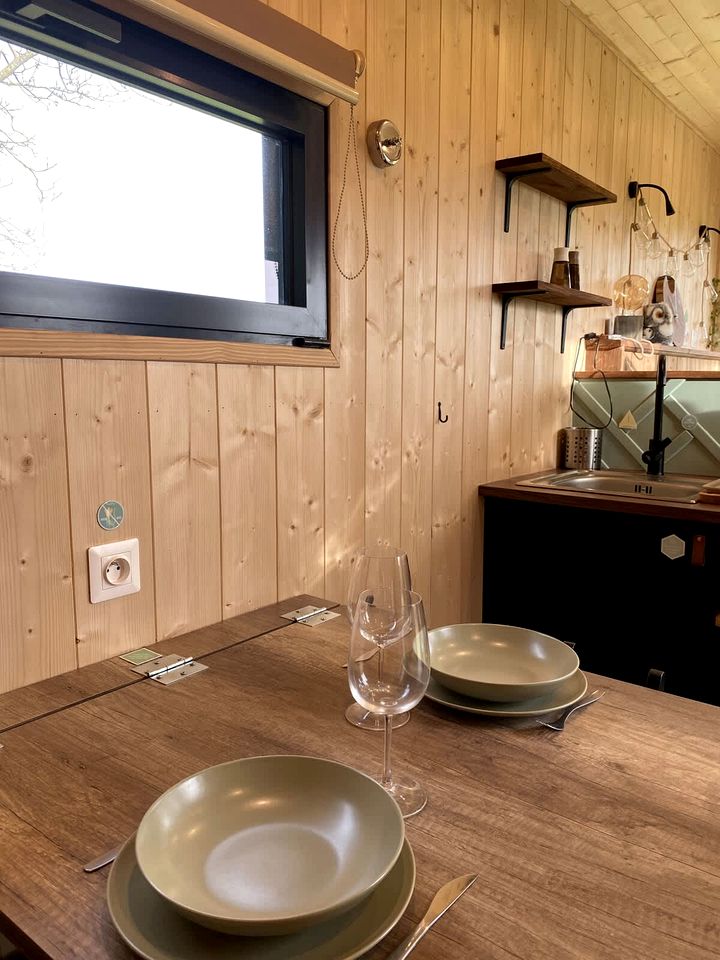 Charming Off-Grid Eco-Retreat with Sunset Views Near Montélimar | Châteauneuf-du-Rhône, France