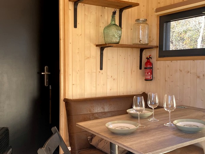 Vacation Rentals (France, Châteauneuf-du-Rhône, Auvergne-Rhône-Alpes)