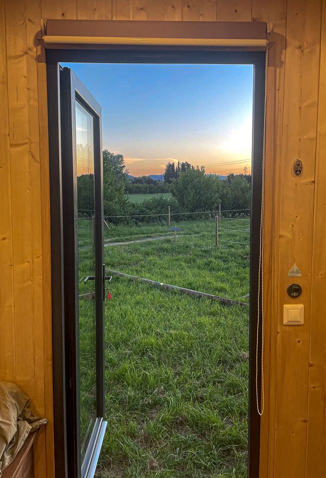 Charming Off-Grid Eco-Retreat with Sunset Views Near Montélimar | Châteauneuf-du-Rhône, France