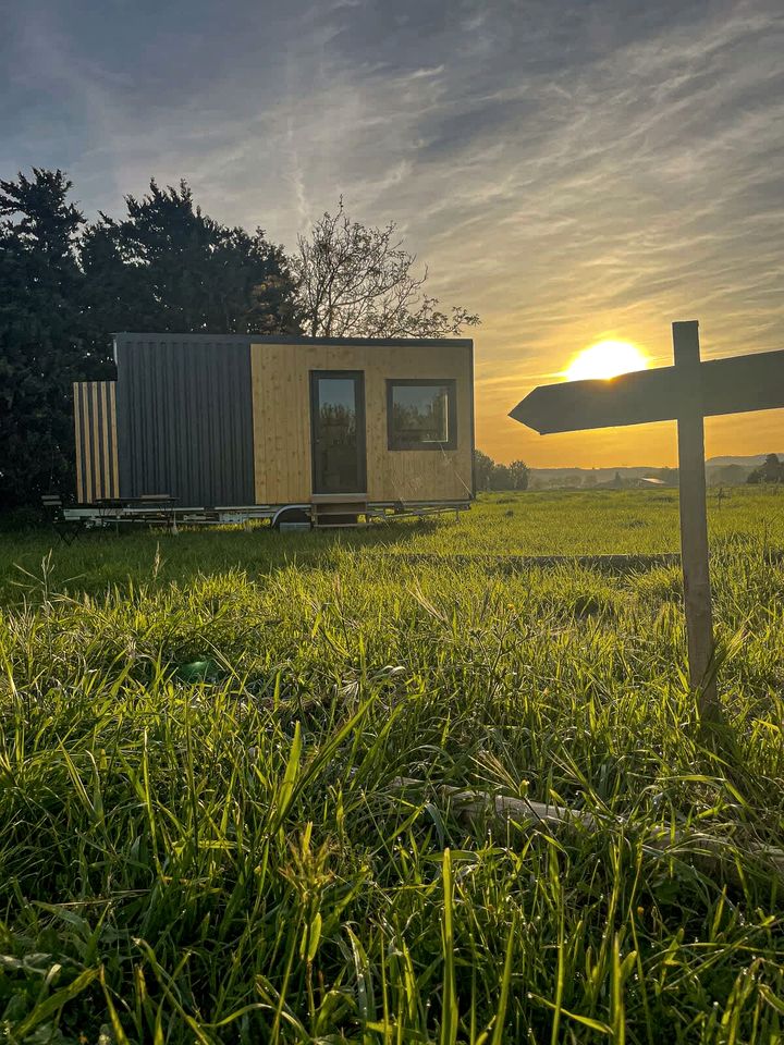 Charming Off-Grid Eco-Retreat with Sunset Views Near Montélimar | Châteauneuf-du-Rhône, France