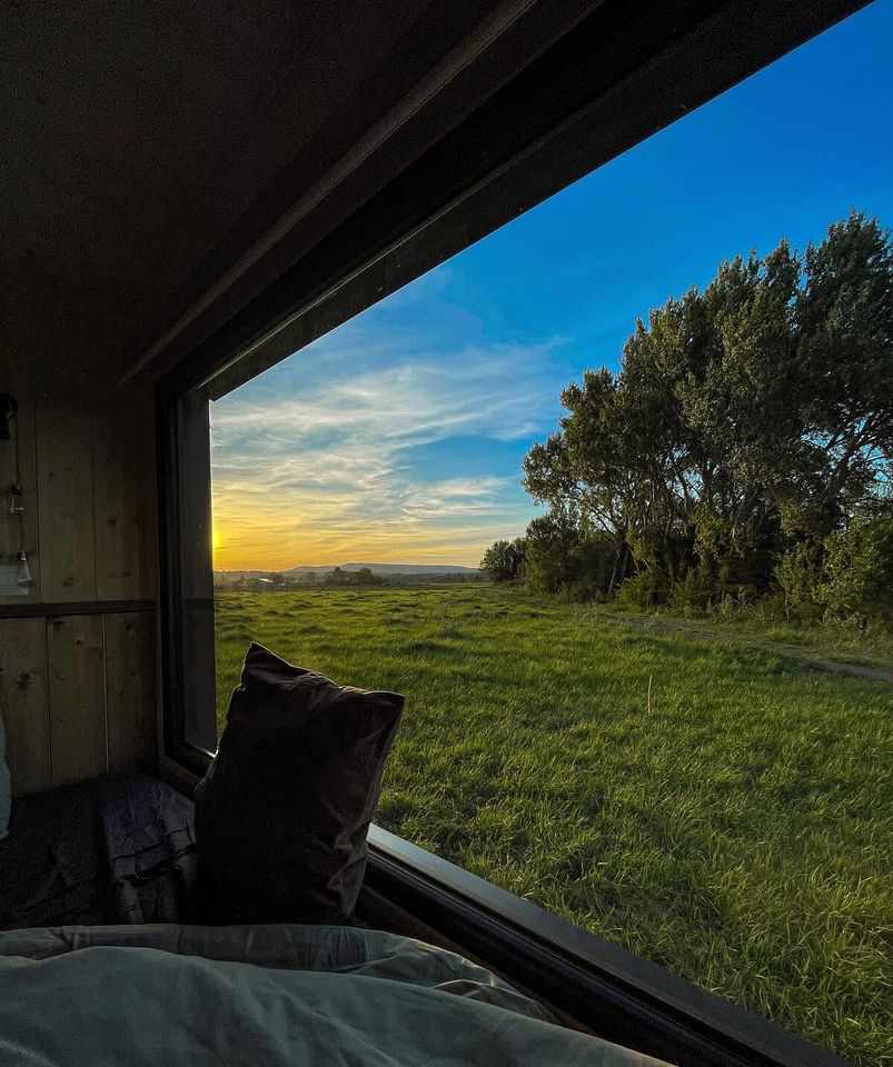 Charming Off-Grid Eco-Retreat with Sunset Views Near Montélimar | Châteauneuf-du-Rhône, France