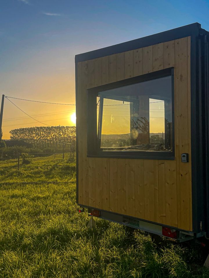 Charming Off-Grid Eco-Retreat with Sunset Views Near Montélimar | Châteauneuf-du-Rhône, France