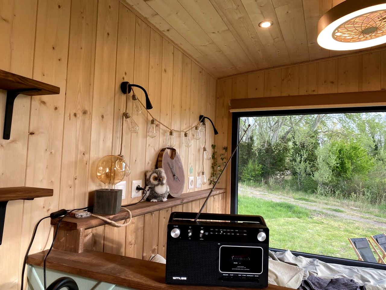 Charming Off-Grid Eco-Retreat with Sunset Views Near Montélimar | Châteauneuf-du-Rhône, France