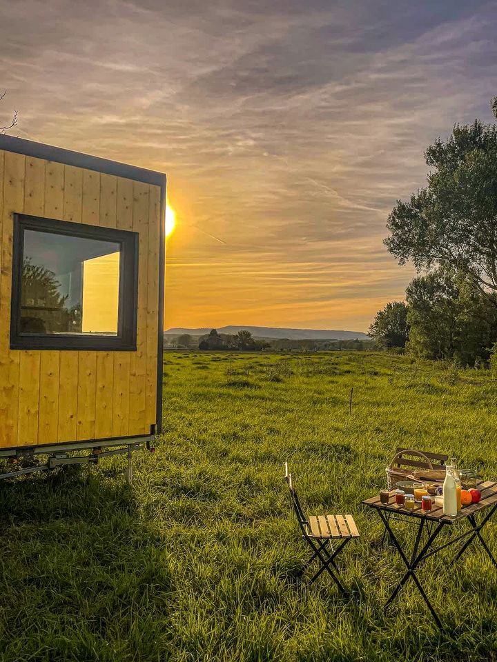 Charming Off-Grid Eco-Retreat with Sunset Views Near Montélimar | Châteauneuf-du-Rhône, France