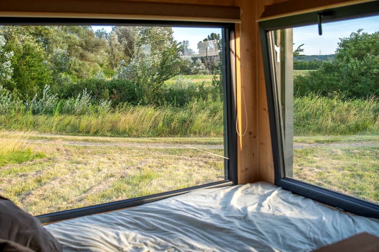 Charming Off-Grid Eco-Retreat with Sunset Views Near Montélimar | Châteauneuf-du-Rhône, France