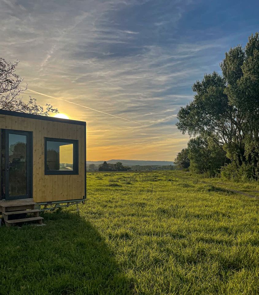Charming Off-Grid Eco-Retreat with Sunset Views Near Montélimar | Châteauneuf-du-Rhône, France