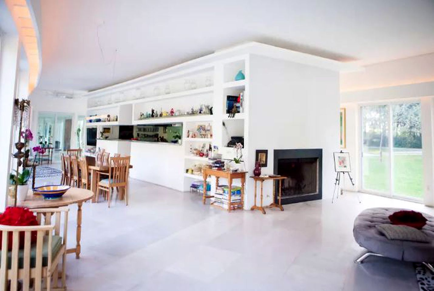 Fabulous Retreat with an Indoor Pool and Sauna for a Luxury Getaway in Champaign, Illinois