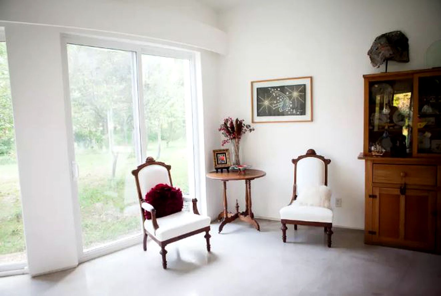 Fabulous Retreat with an Indoor Pool and Sauna for a Luxury Getaway in Champaign, Illinois