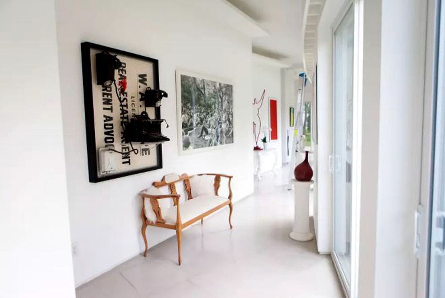 Fabulous Retreat with an Indoor Pool and Sauna for a Luxury Getaway in Champaign, Illinois