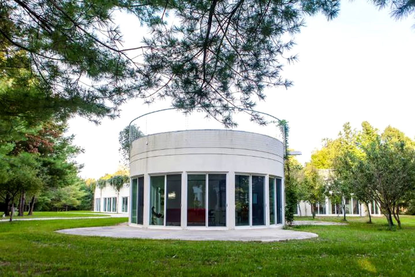 Fabulous Retreat with an Indoor Pool and Sauna for a Luxury Getaway in Champaign, Illinois