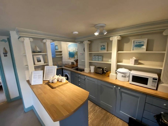 Cottages (United Kingdom, Camelford, England)