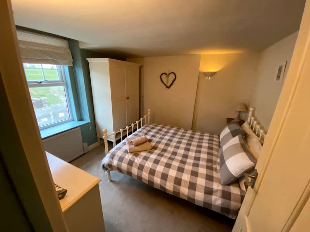 Oceanfront Cottage with Wonderful  Sights in Camelford, England