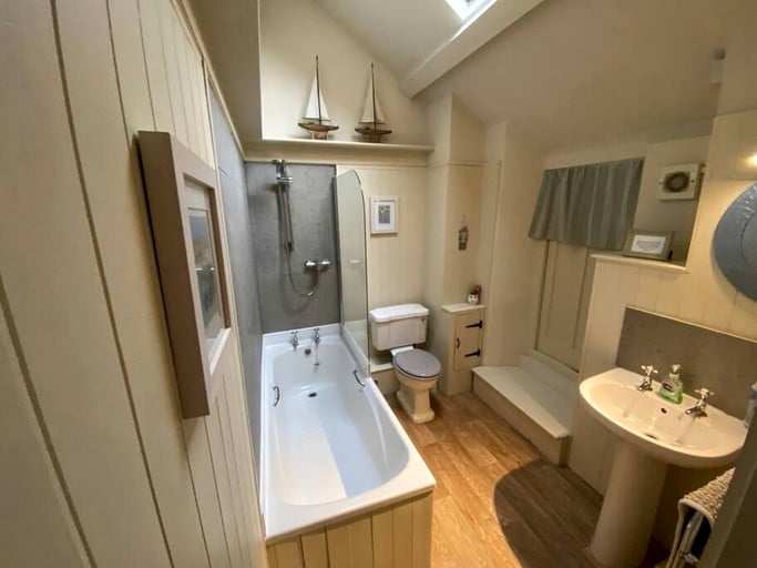 Cottages (United Kingdom, Camelford, England)