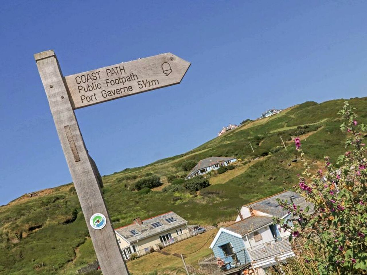 Oceanfront Cottage with Wonderful  Sights in Camelford, England