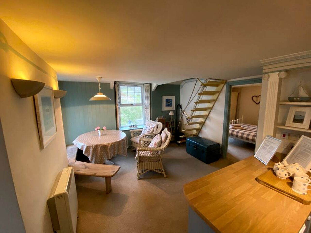 Oceanfront Cottage with Wonderful  Sights in Camelford, England