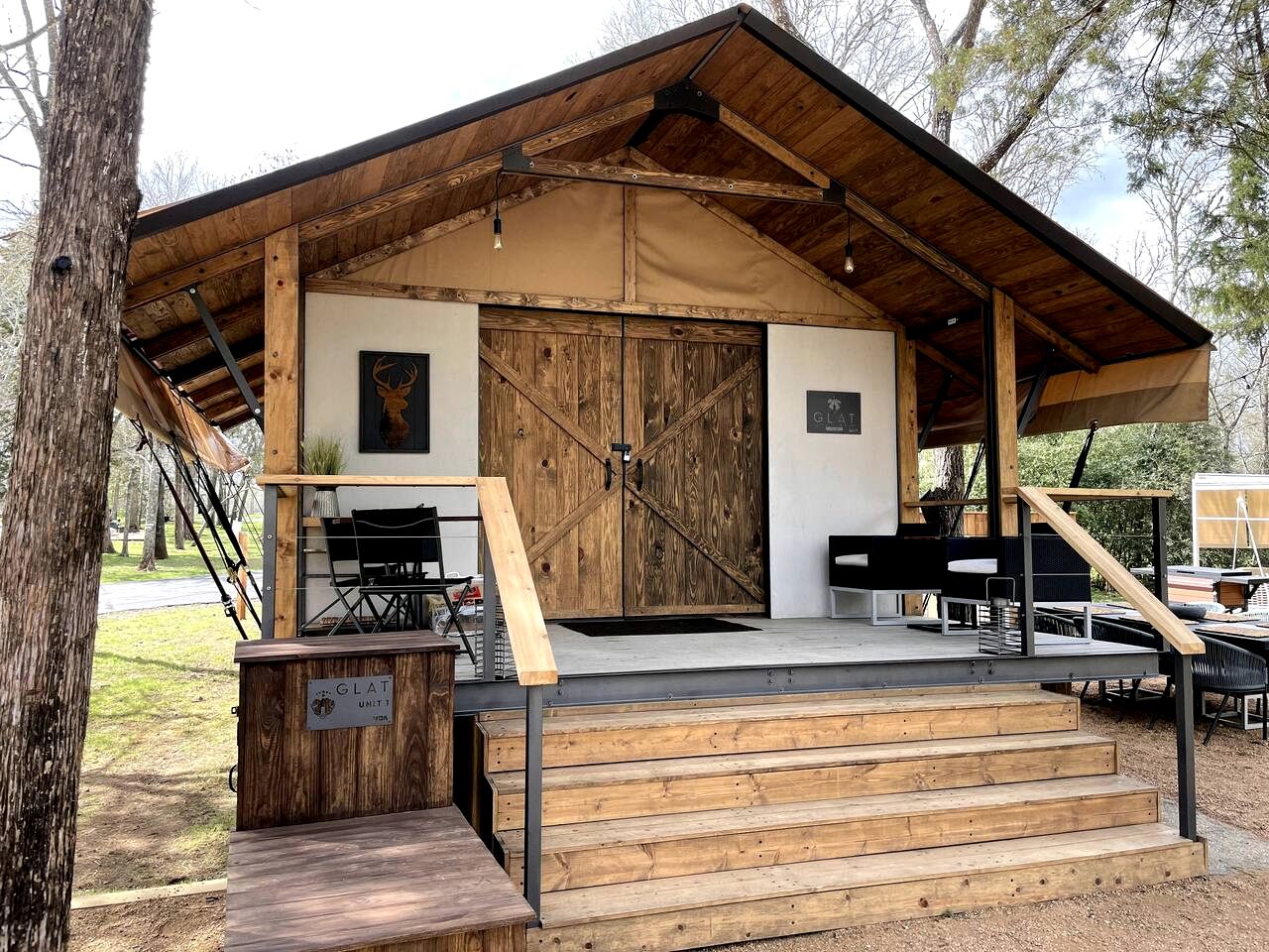 Rustic Lake Bastrop Cabin with Private Patio & Grill near Austin, Texas