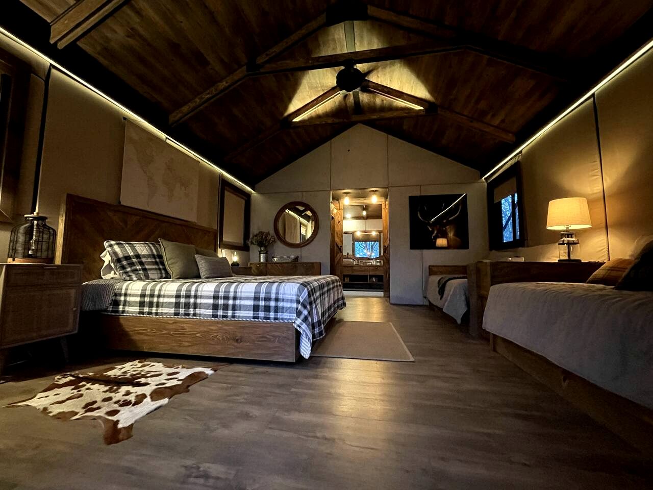 Rustic Lake Bastrop Cabin with Private Patio & Grill near Austin, Texas