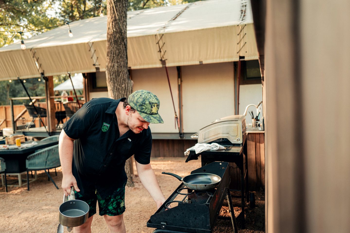 Cozy Lakefront Glamping Cabin with Private Patio near Austin, Texas