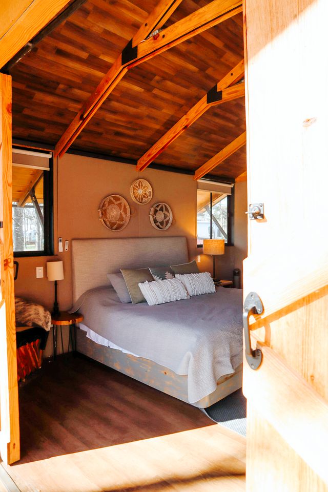 Cozy Lakefront Glamping Cabin with Private Patio near Austin, Texas