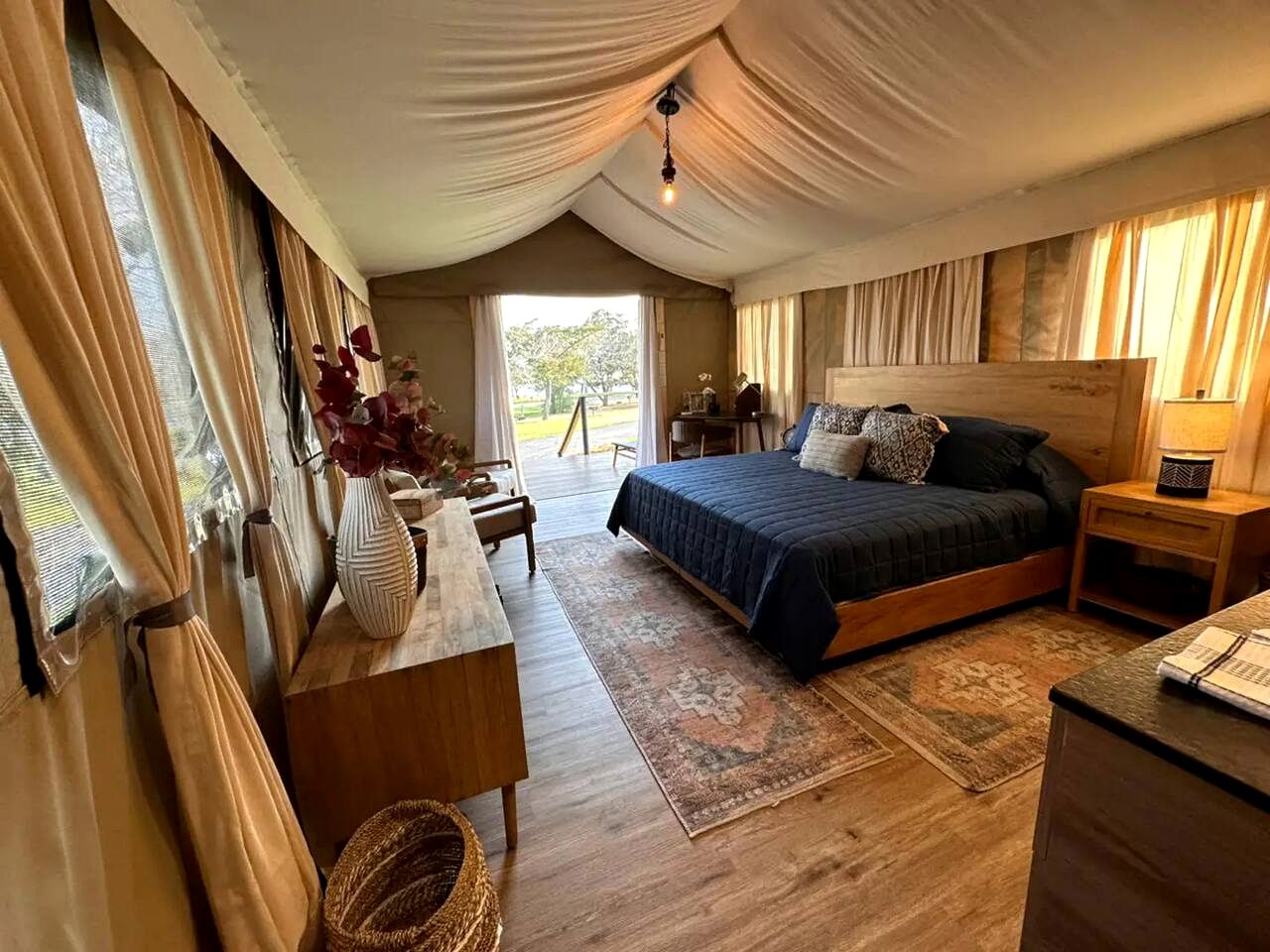 Romantic Lakefront Cabin with Fire Pit near Lake Bastrop, Texas – Luxury Glamping Escape for Couples