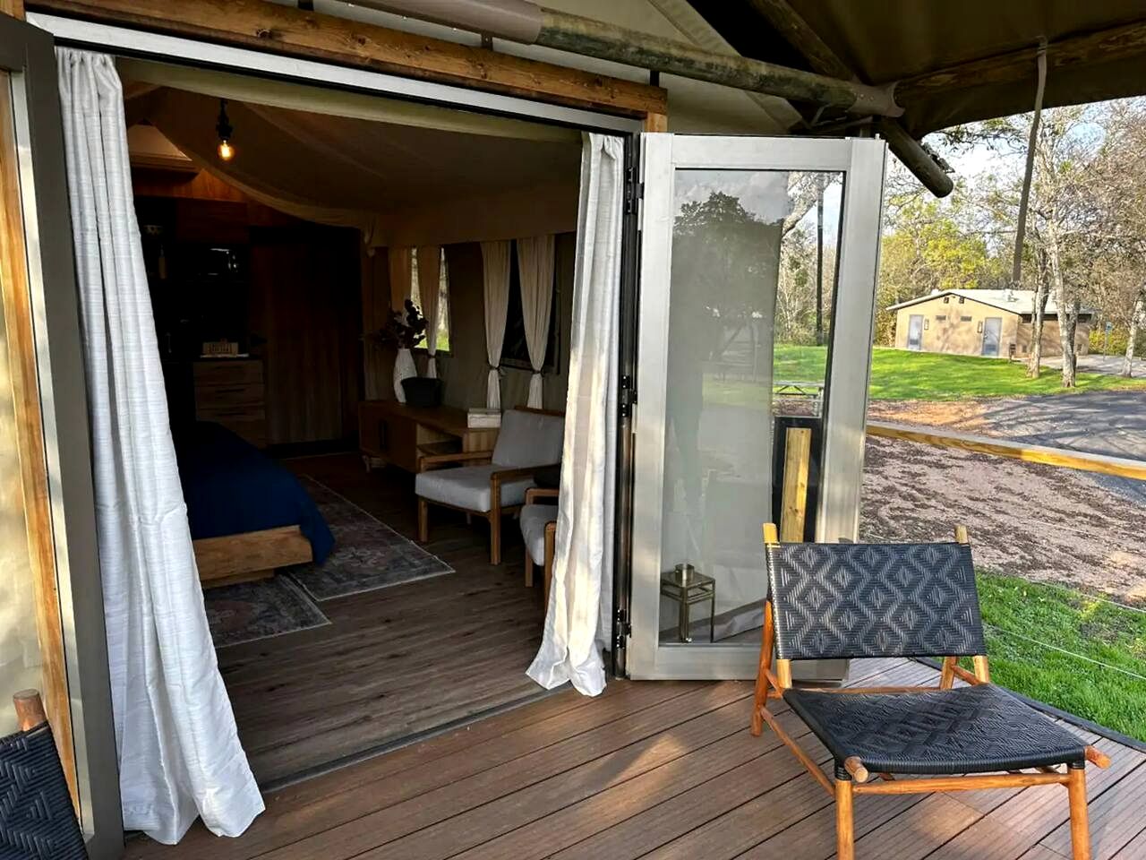 Romantic Lakefront Cabin with Fire Pit near Lake Bastrop, Texas – Luxury Glamping Escape for Couples