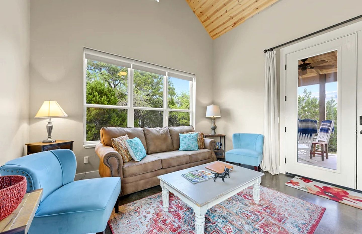 Fantastic Pet-Friendly Cottage with Incredible Views for an Escape to Nature near Austin, Texas