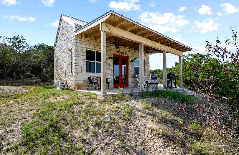Stunning Cottage with Fantastic Views for a Romantic Escape near Austin, Texas