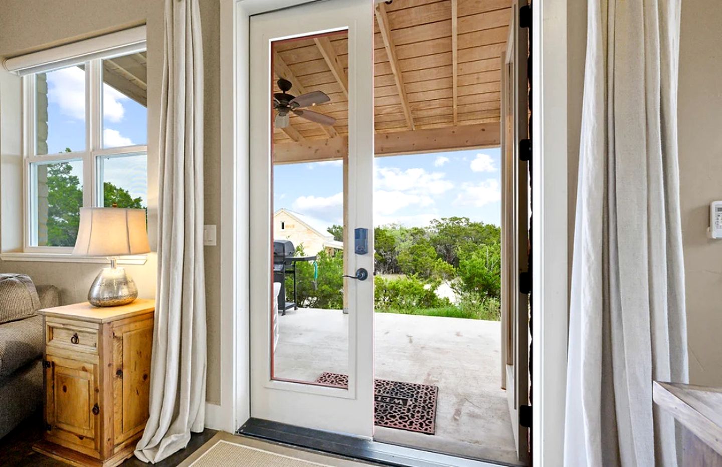 Stunning Cottage with Fantastic Views for a Romantic Escape near Austin, Texas