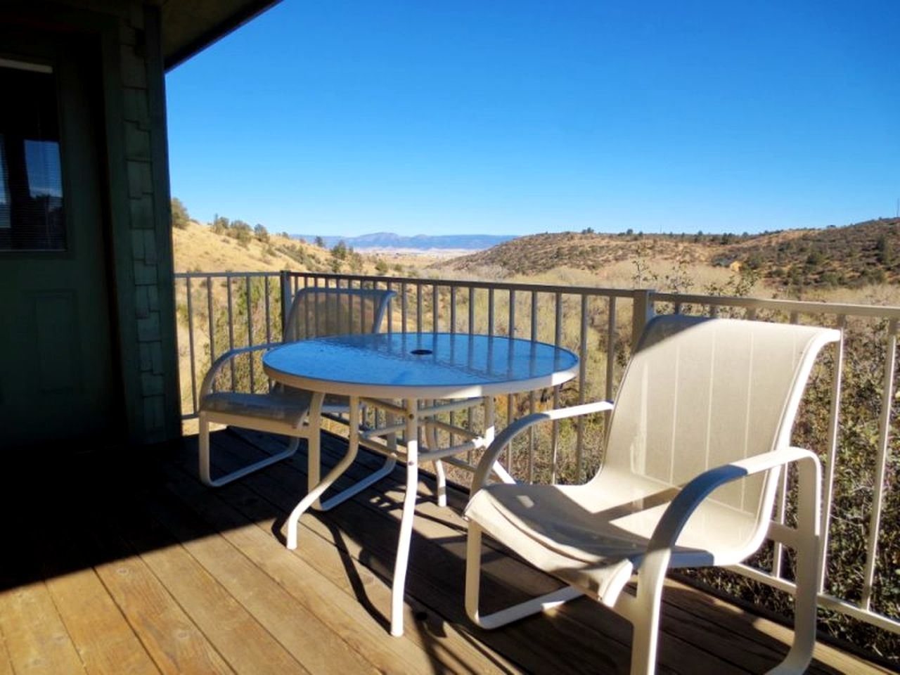 Lovely Vacation Getaway with a Private Hot Tub near Lynx Creek, Arizona