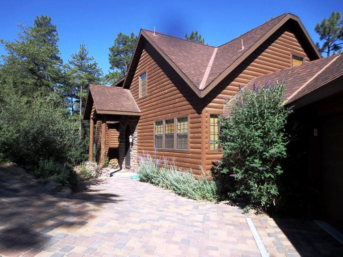 Log Cabins (Prescott, Arizona, United States)