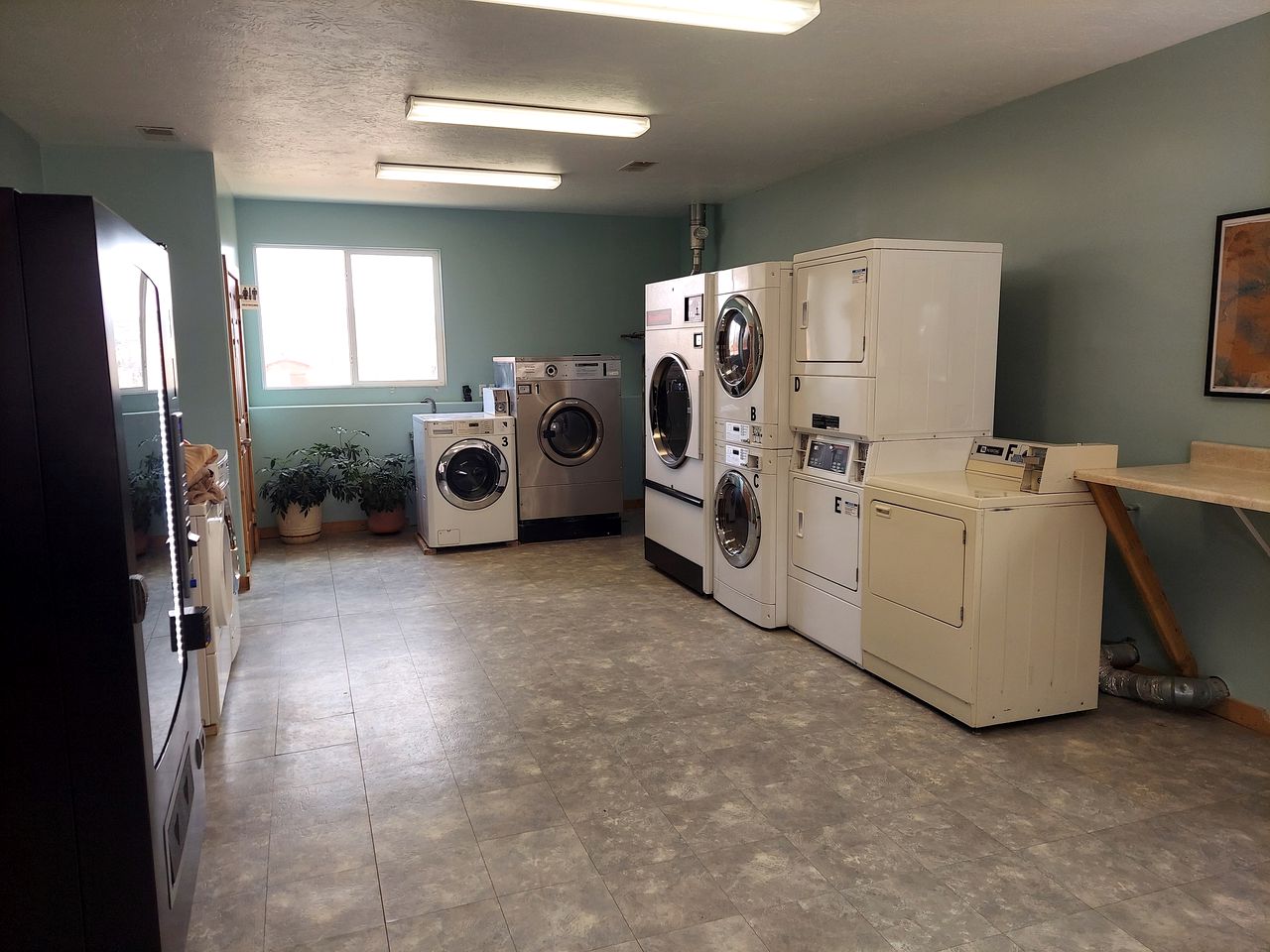 Pretty Cabin with Amazing Views - The Ultimate Glamping Getaway in Escalante, UT