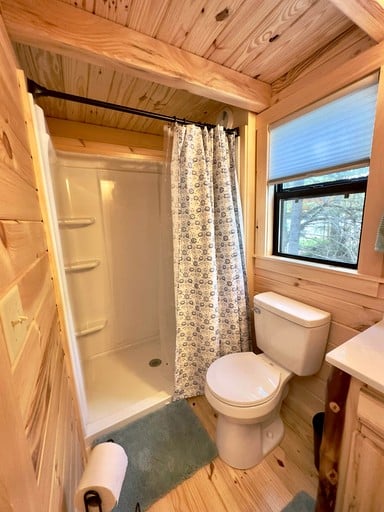 Cabins (United States of America, Steuben, Maine)