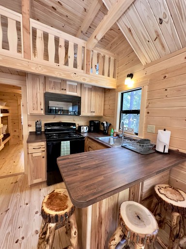 Cabins (United States of America, Steuben, Maine)