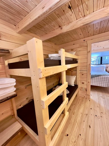 Cabins (United States of America, Steuben, Maine)