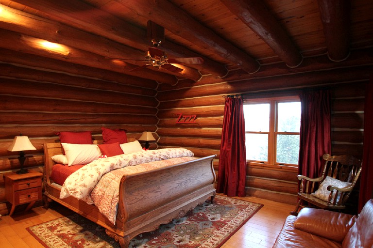 Log Cabins (Blue Mounds, Wisconsin, United States)