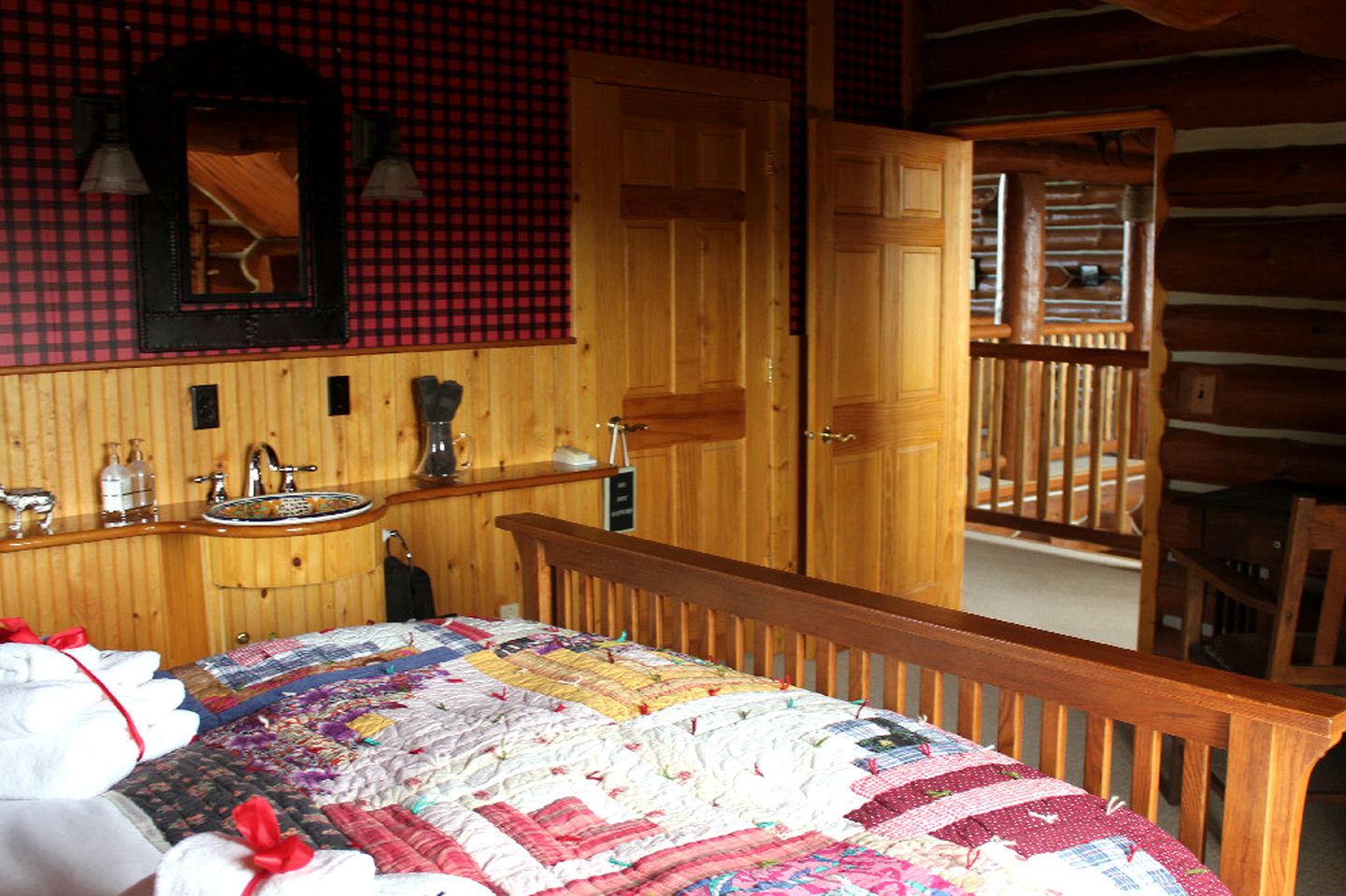 Gorgeous Wooden Lodge in a Forest near Blue Mounds, Wisconsin