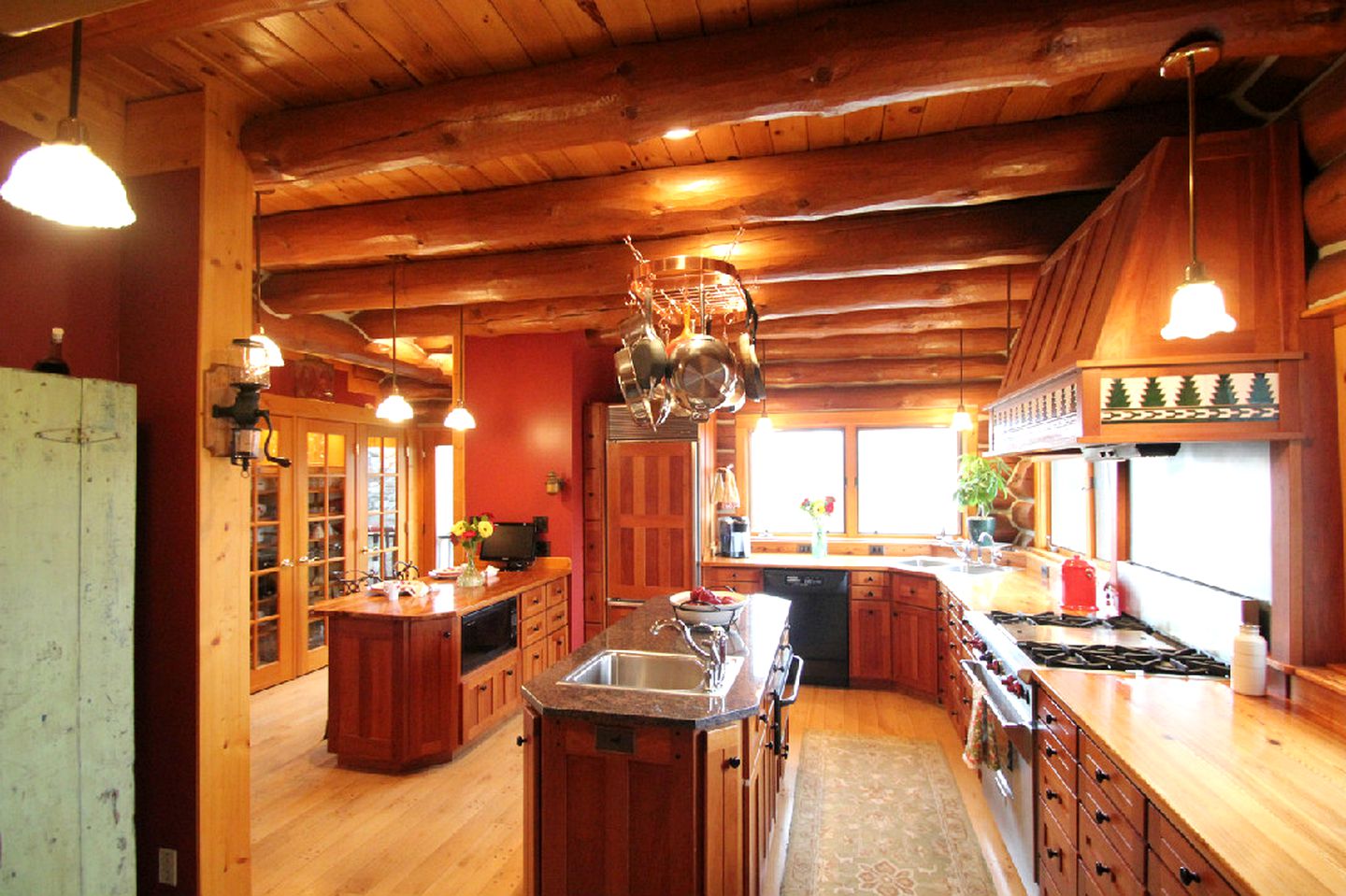 Gorgeous Wooden Lodge in a Forest near Blue Mounds, Wisconsin