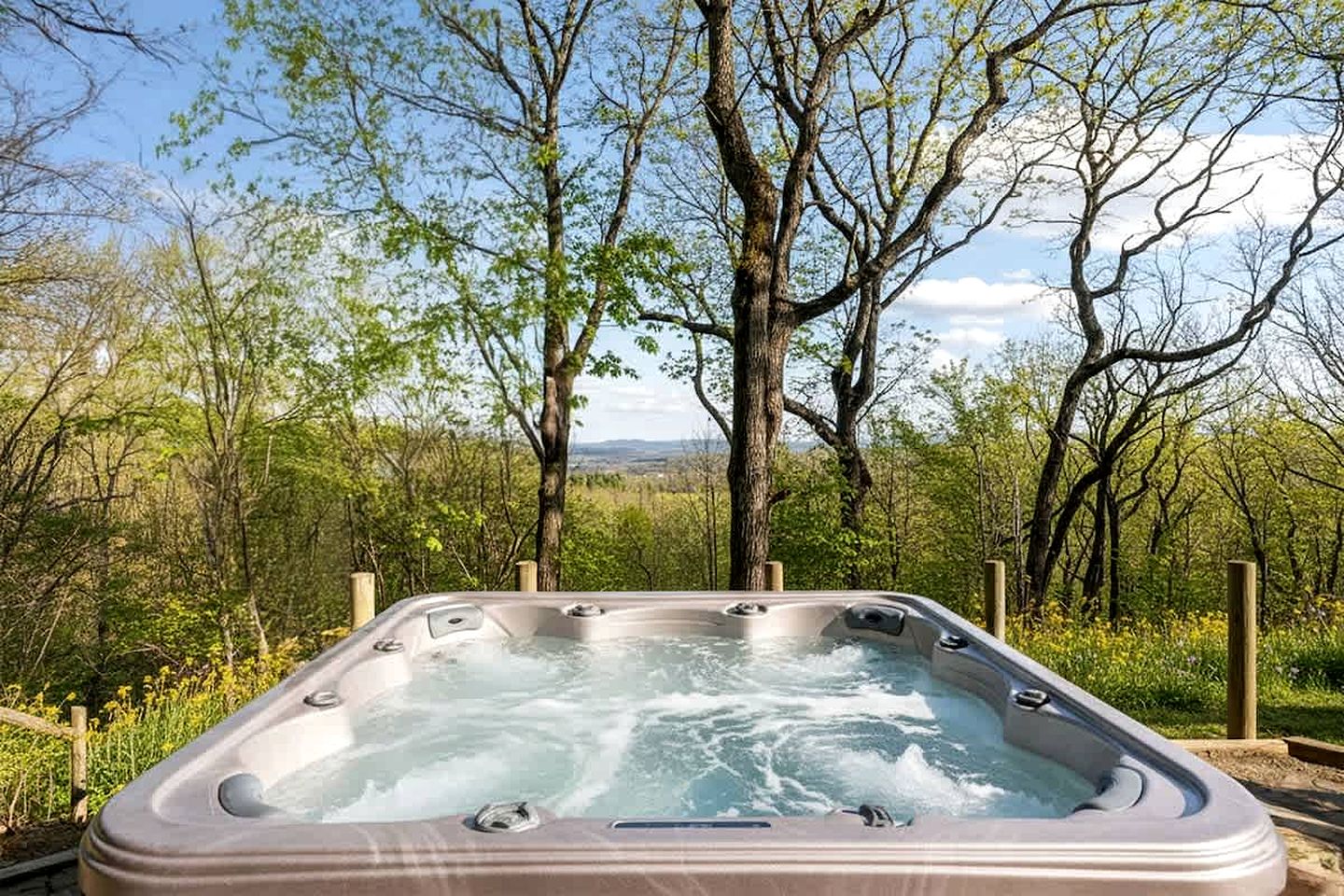 Luxury Mountain Cabin with Hot Tub & Panoramic Views Near Blue Ridge Parkway, Afton VA