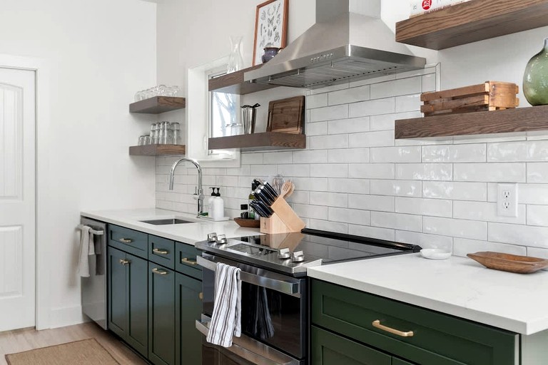 Cabins (United States of America, Afton, Virginia)